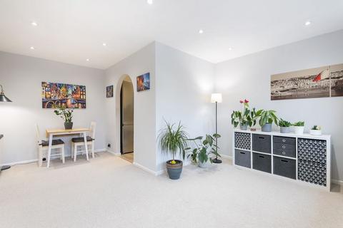 1 bedroom apartment to rent, Muggeridge Close, South Croydon
