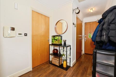 2 bedroom apartment for sale, Rayners Lane, Harrow, HA2