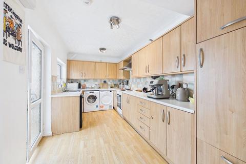 4 bedroom bungalow for sale, Dracaena Avenue, Falmouth