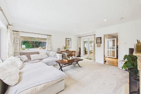 4 bedroom bungalow for sale, Dracaena Avenue, Falmouth
