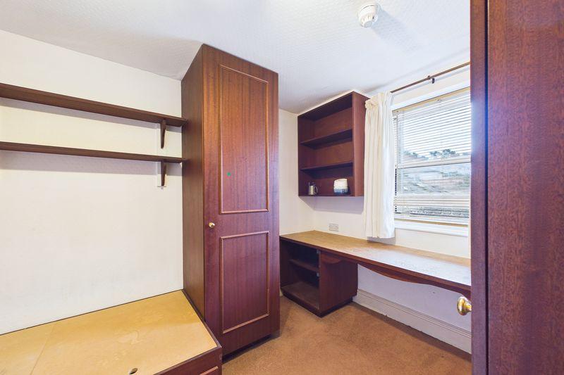 Bedroom 5 side