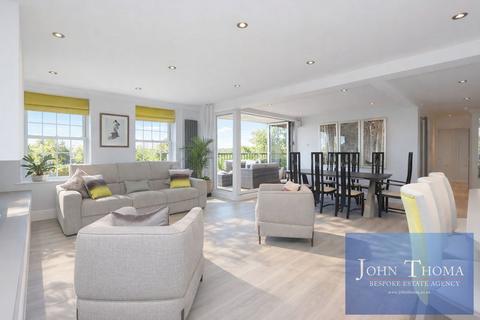 3 bedroom apartment for sale, Manor Road, Chigwell IG7