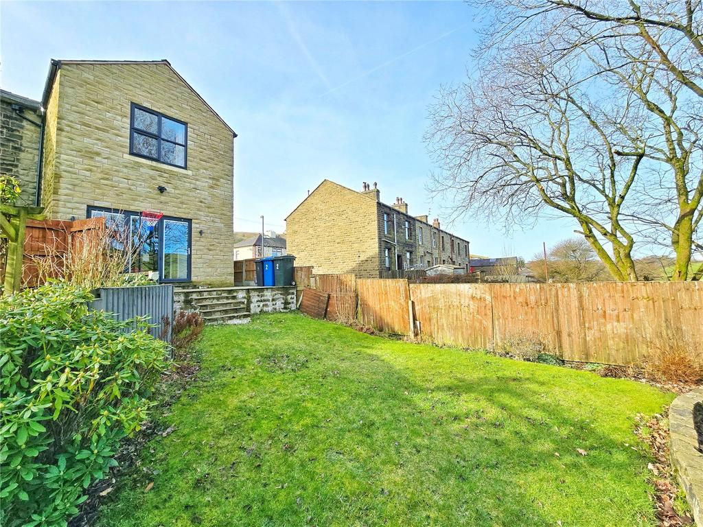 Rear Lawn/ Xetnsion