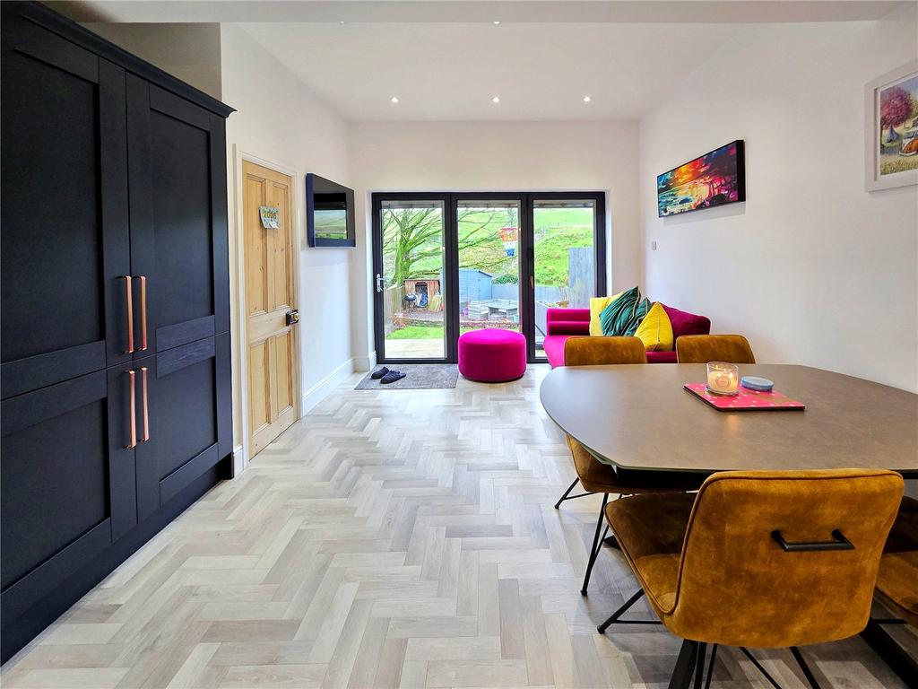 Dining Room/Bi-Folds