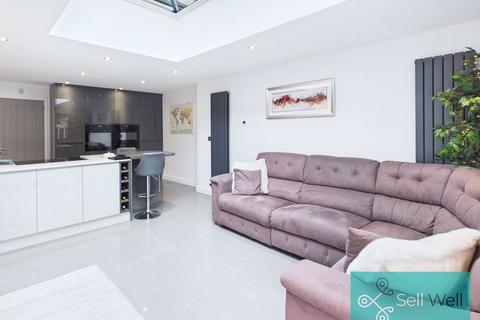 2 bedroom semi-detached house for sale, Grand Union Way, Manchester M30
