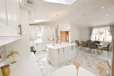 2 bedroom park home for sale, Weybridge Park Estate, Addlestone KT15
