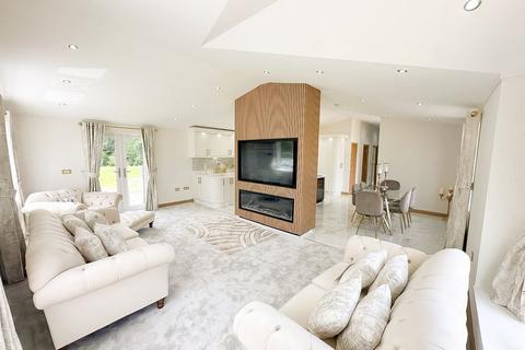 2 bedroom park home for sale, Weybridge Park Estate, Addlestone KT15