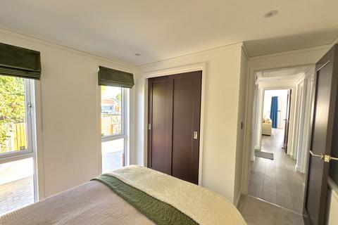 undefined, Weybridge Park Estate, Addlestone KT15