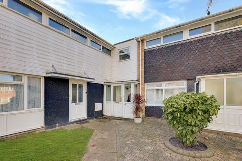 4 bedroom terraced house for sale, Yardeley, Basildon, Essex, SS15