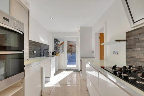 4 bedroom terraced house for sale, Yardeley, Basildon, Essex, SS15