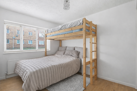 2 bedroom flat for sale, Franklin Way, Croydon CR0