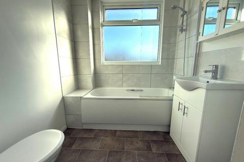 undefined, St Annes, Luton LU2