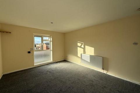 2 bedroom flat to rent, Pentland Road, Slough, SL2 1TL