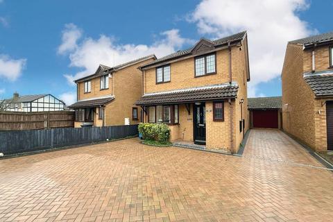 Mees Close, Barton Hills, Luton, Bedfordshire, LU3 4AZ