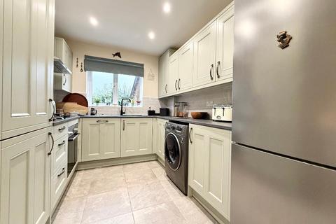undefined, Mees Close, Barton Hills, Luton, Bedfordshire, LU3 4AZ