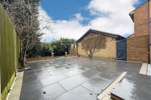 undefined, Mees Close, Barton Hills, Luton, Bedfordshire, LU3 4AZ