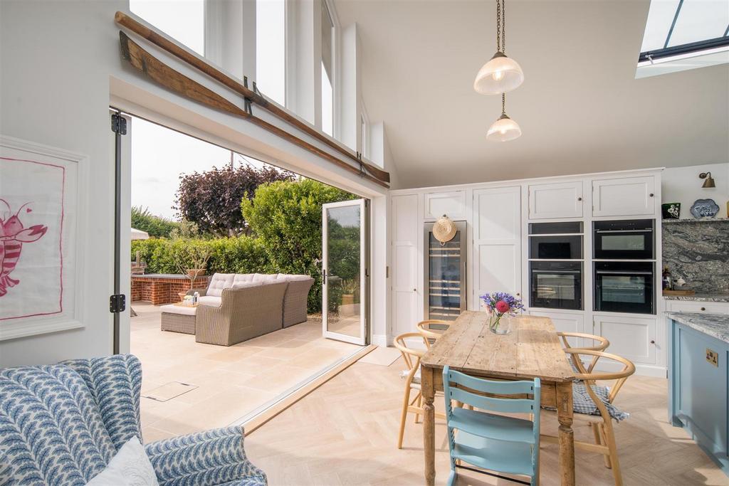 Breakfast Room
