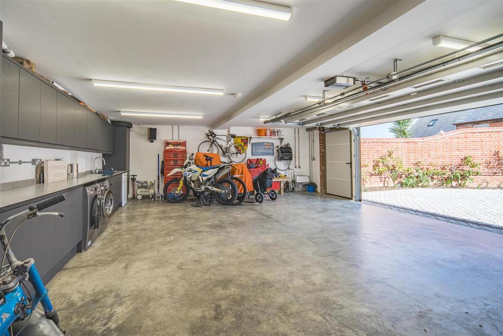 Triple Garage