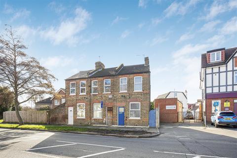 undefined, Upper Sutton Lane, Heston, Hounslow TW5