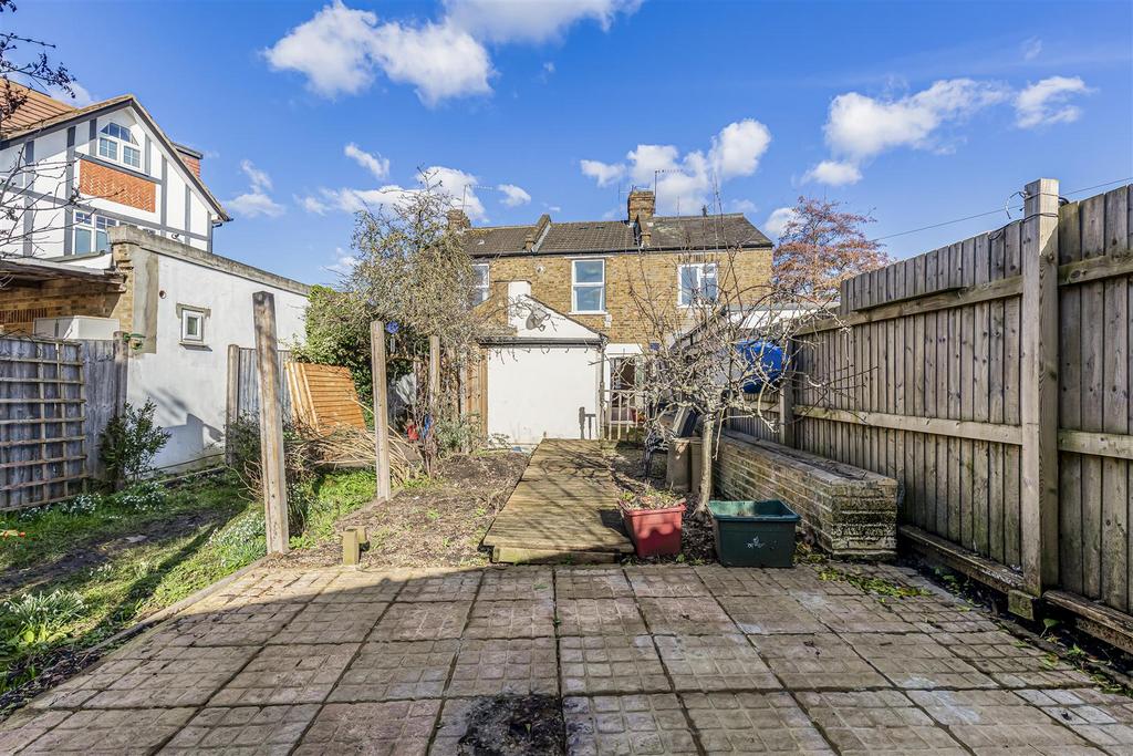 74 upper sutton lane-tw5 (18).jpg