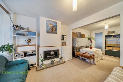 3 bedroom end of terrace house to rent, Sunnydene Road, Purley, CR8