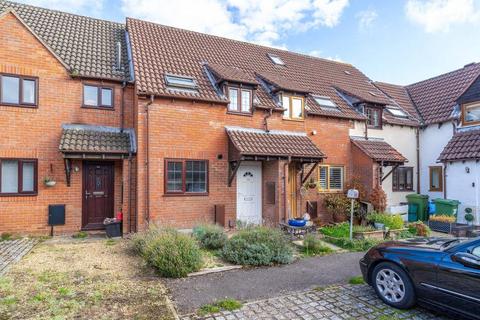 2 bedroom terraced house to rent, Chapman Way, Cheltenham