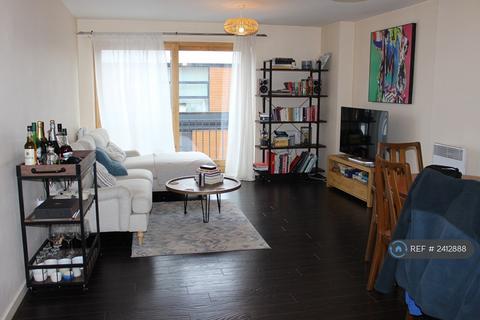 2 bedroom flat to rent, Cam Road, Stratford, E15