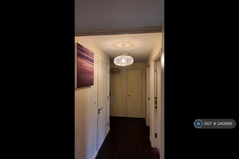 2 bedroom flat to rent, Cam Road, Stratford, E15