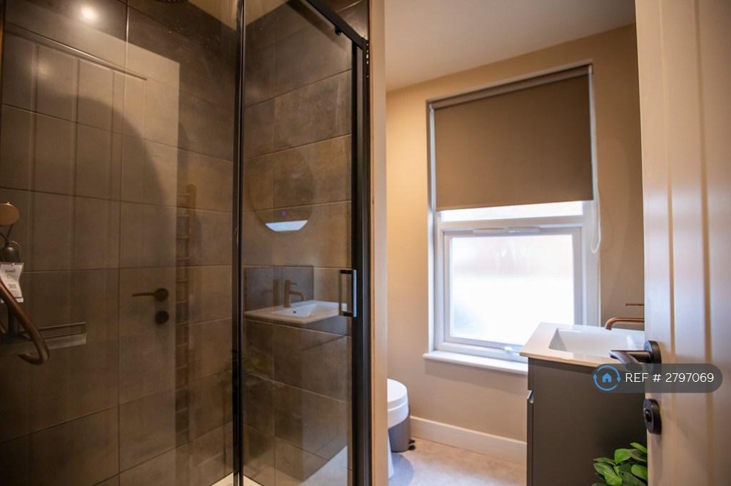 Room 5 En-Suite