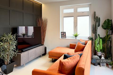 2 bedroom flat to rent, Eric St, London, E3