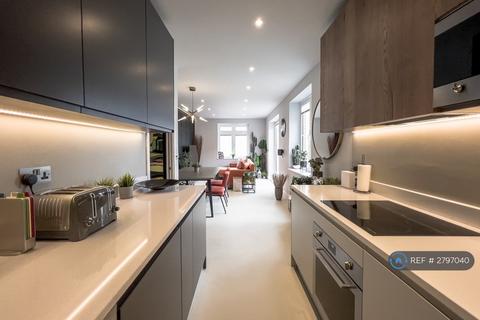 2 bedroom flat to rent, Eric St, London, E3