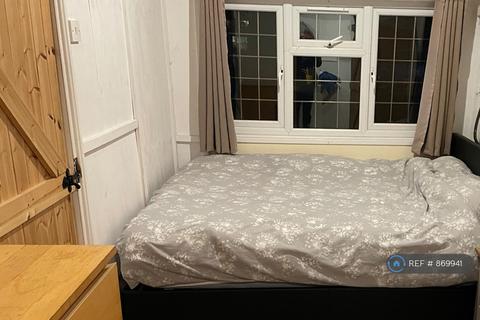 undefined, Stroude Road, Egham, TW20