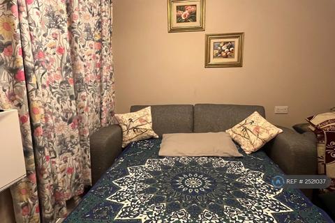 undefined, Middlefields, Reading, RG10