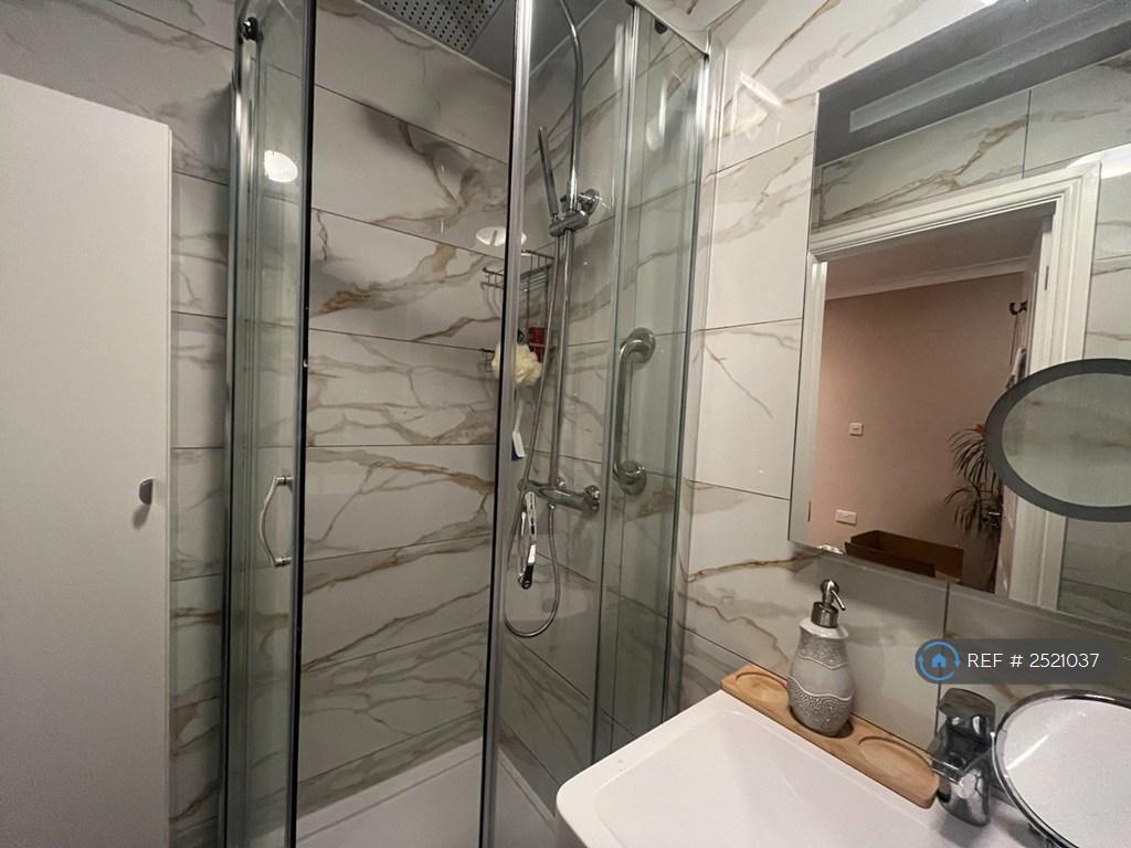 Ensuite Bath