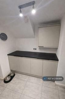 4 bedroom detached house to rent, Sandstone Close, Wokingham, RG41