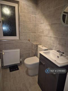 4 bedroom detached house to rent, Sandstone Close, Wokingham, RG41