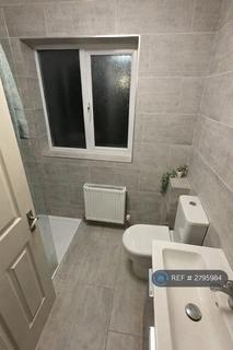 4 bedroom detached house to rent, Sandstone Close, Wokingham, RG41