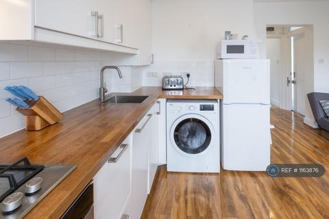 1 bedroom flat to rent, Luxor Street, London, SE5