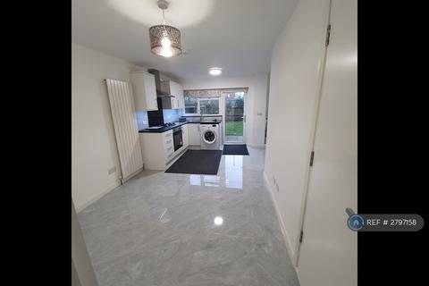 Studio to rent, Haynes Close, Slough, SL3