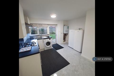 Studio to rent, Haynes Close, Slough, SL3
