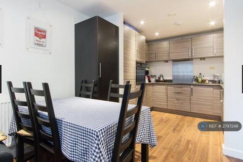 2 bedroom flat to rent, Atkins Square, London, E8