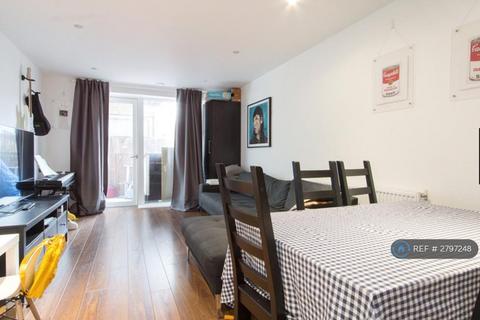 2 bedroom flat to rent, Atkins Square, London, E8