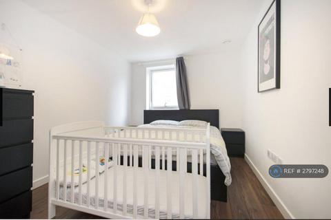 2 bedroom flat to rent, Atkins Square, London, E8