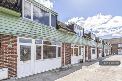 2 bedroom maisonette to rent, Chenies Parade, Amersham, HP7