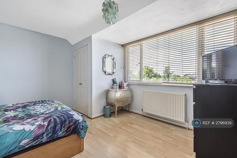 2 bedroom maisonette to rent, Chenies Parade, Amersham, HP7