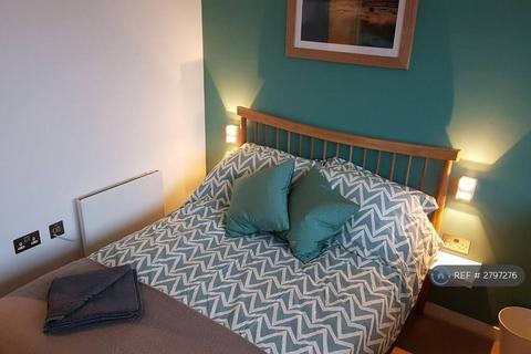 undefined, Close, Newcastle Upon Tyne, NE1
