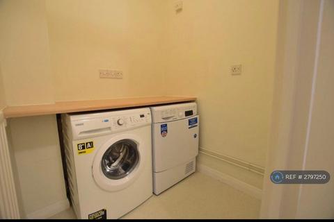 2 bedroom flat to rent, Cedar Road, Sutton, SM2