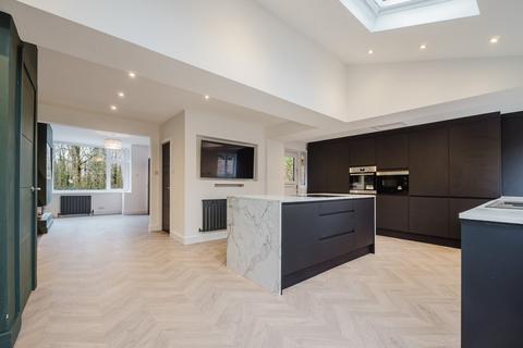 3 bedroom end of terrace house for sale, Broadway, Davyhulme, Manchester, M41