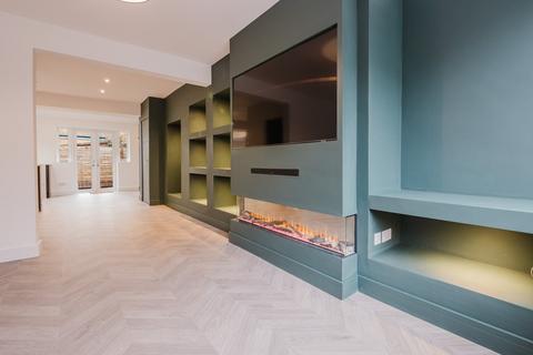 3 bedroom end of terrace house for sale, Broadway, Davyhulme, Manchester, M41