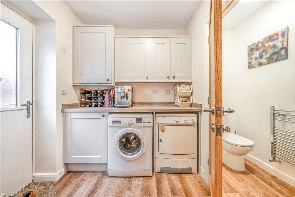 Utility Room With Wc